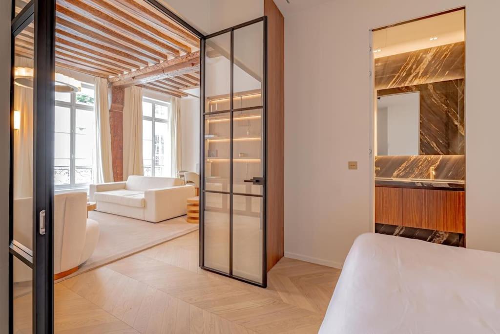 Apartment Stylish Rue Des Rosiers Gem Brand New 2-bedr