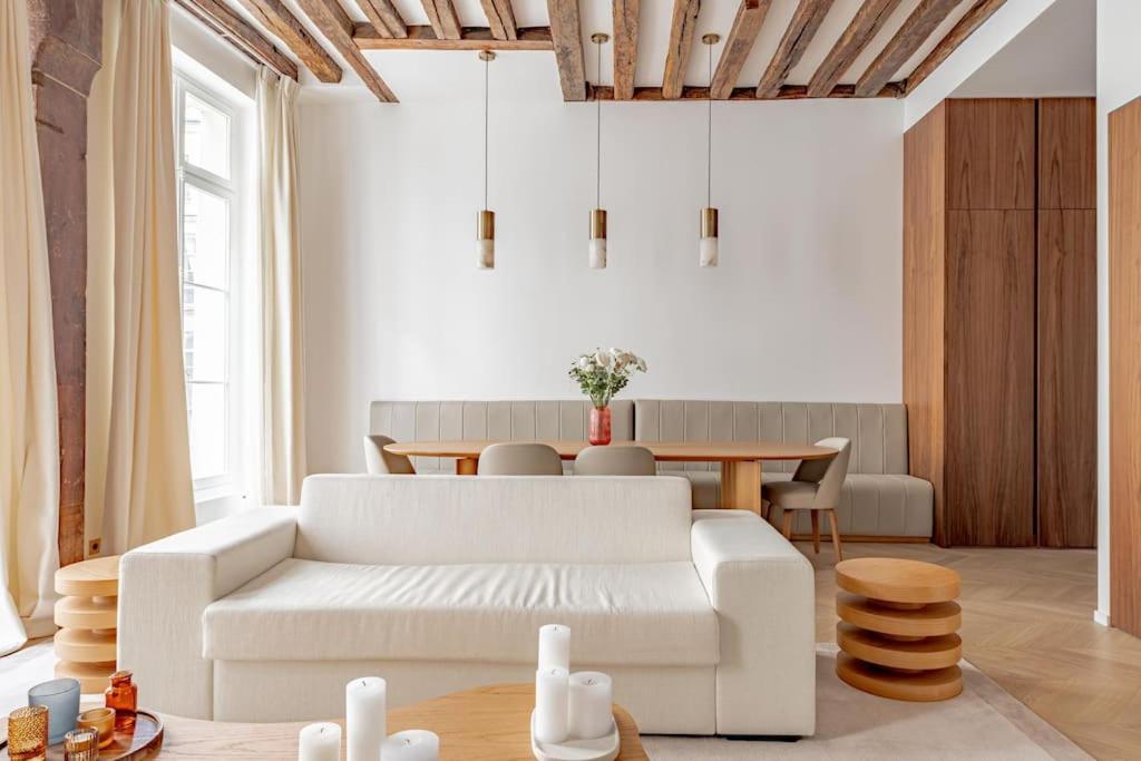 Stylish Rue Des Rosiers Gem Brand New 2-bedr Apartment Paris